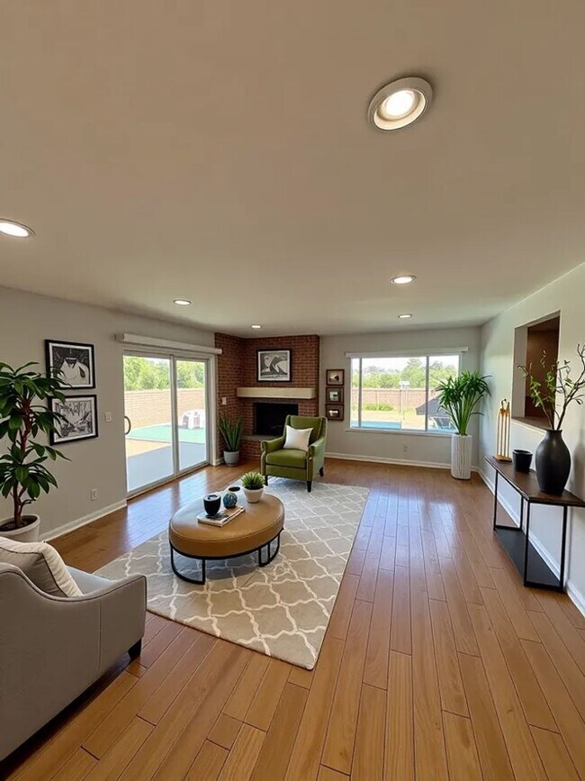 Building Photo - Gorgeous 3 Bedroom, 2 Bathroom, Granada Hi...