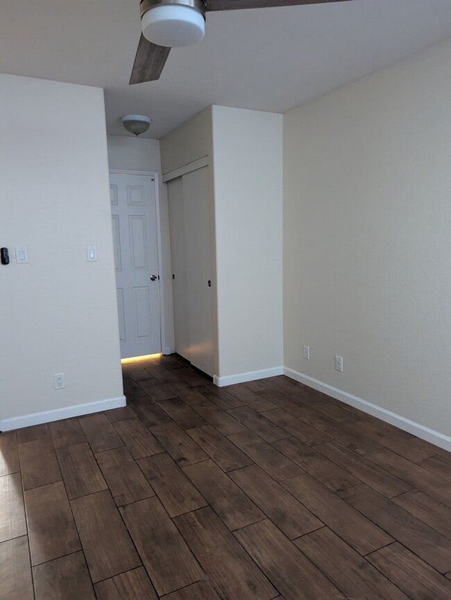 Building Photo - 5038 S Rainbow Blvd