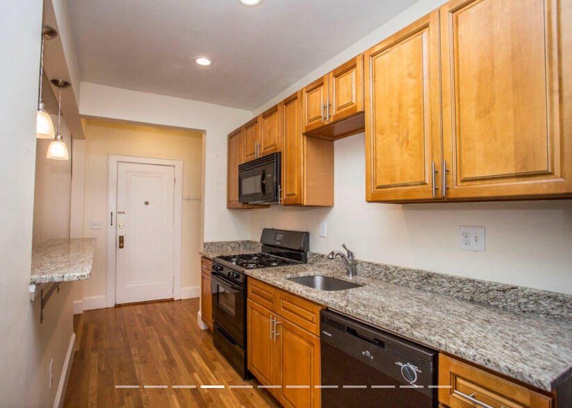 Building Photo - 140 Highland Ave