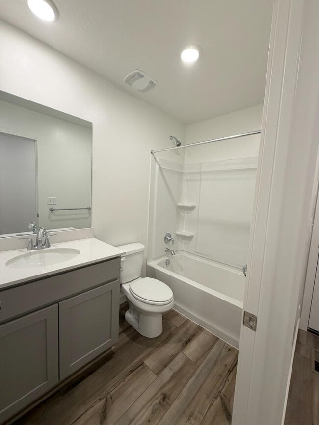 Building Photo - 496 S 1140 W