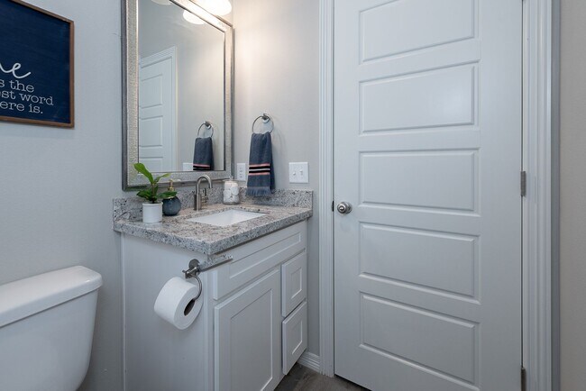 Building Photo - 4009 Oaklawn St