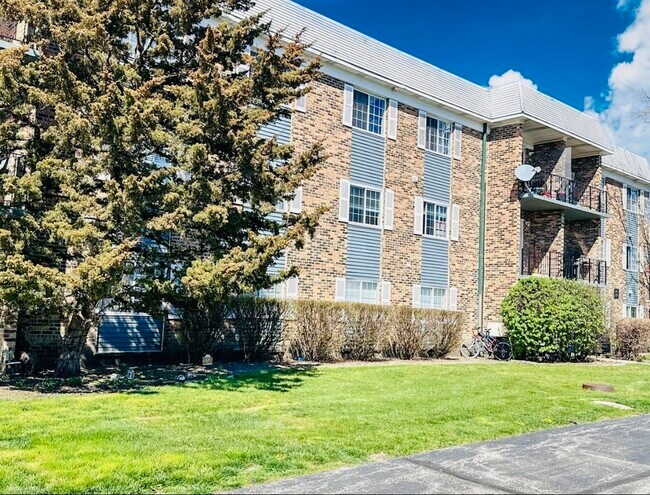 Building Photo - 1609 N Windsor Dr