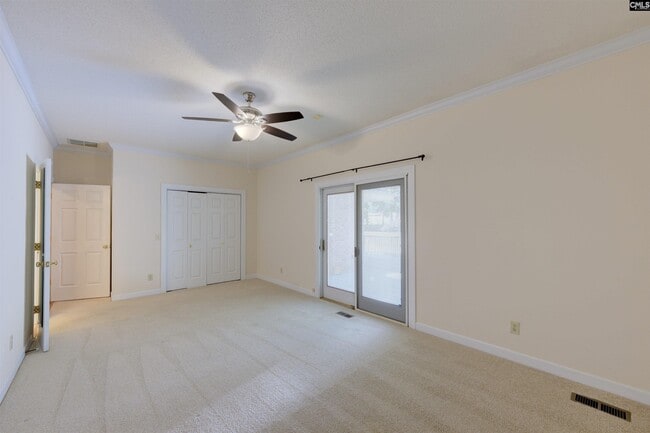 Building Photo - 9 Fairway Ln