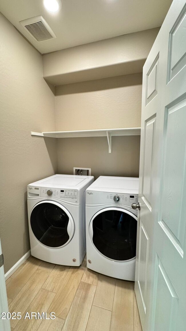 Building Photo - 3253 S Miller Dr