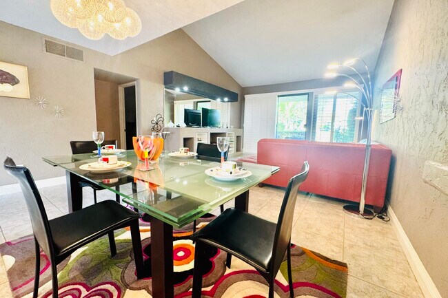 Building Photo - 23 Don Quixote Dr