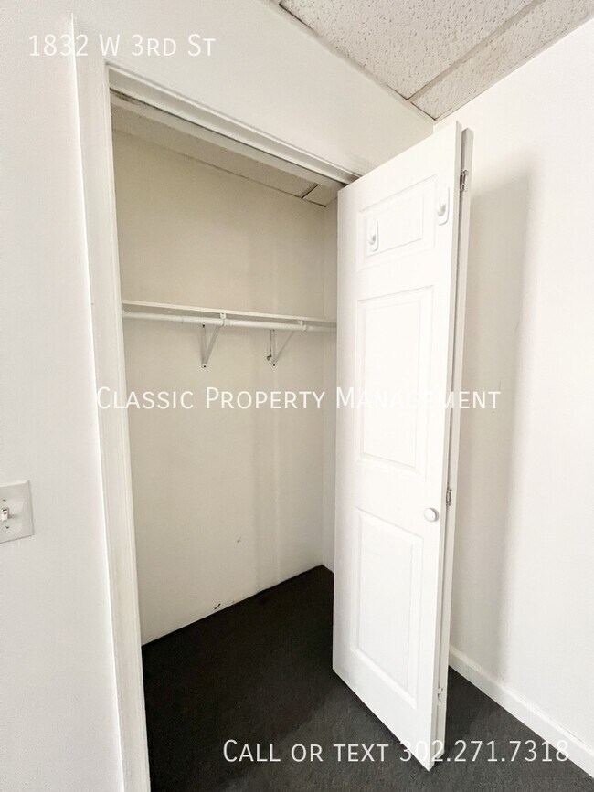 Building Photo - 1832 W 3rd St