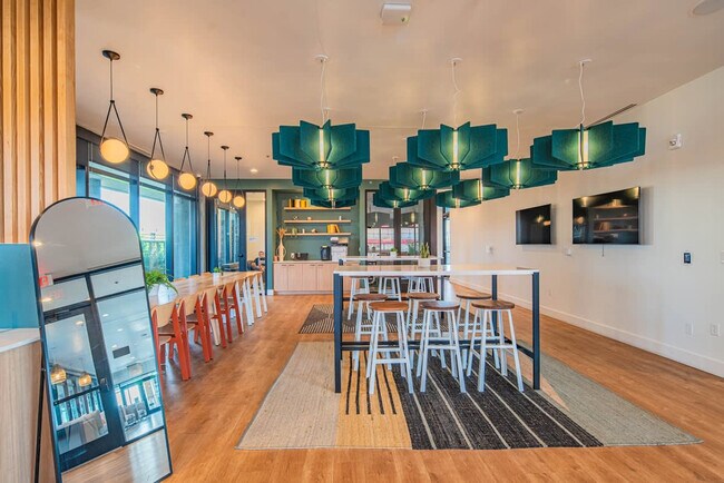 Building Photo - 700 N 4th St