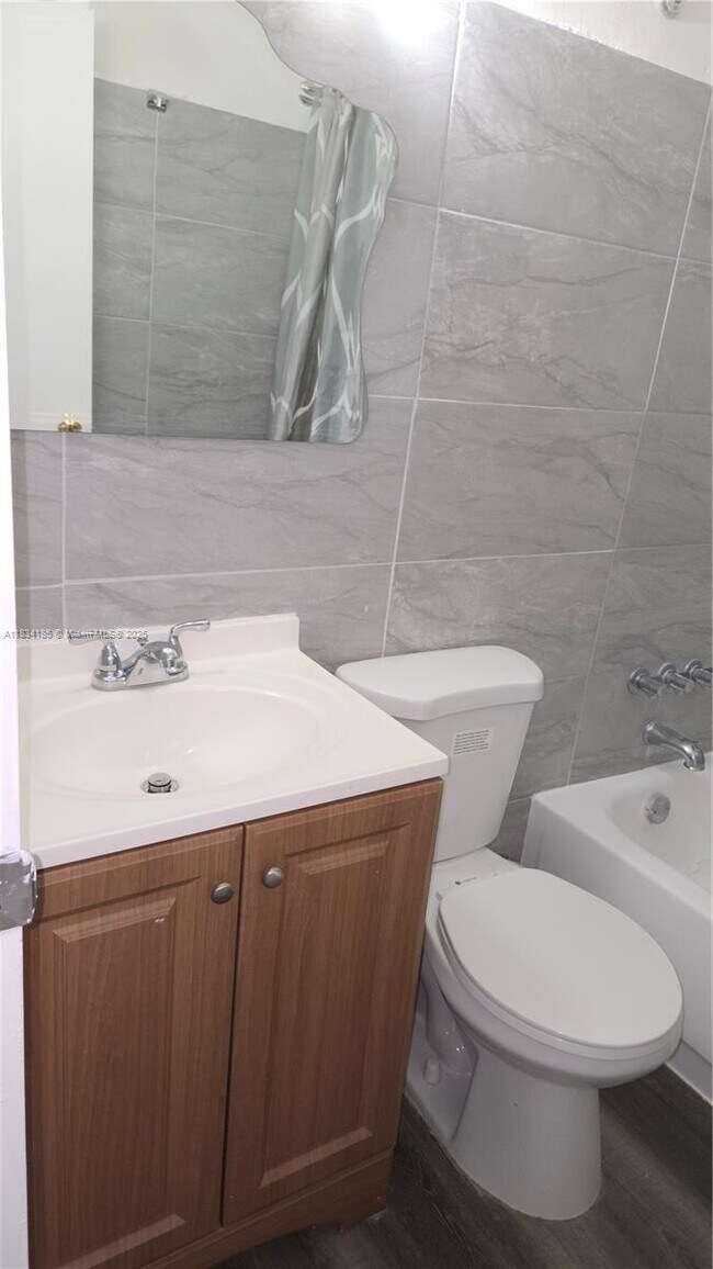 Building Photo - 502-504 Phippen Waiters Rd