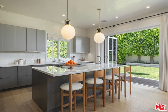 Building Photo - 550 Spoleto Dr
