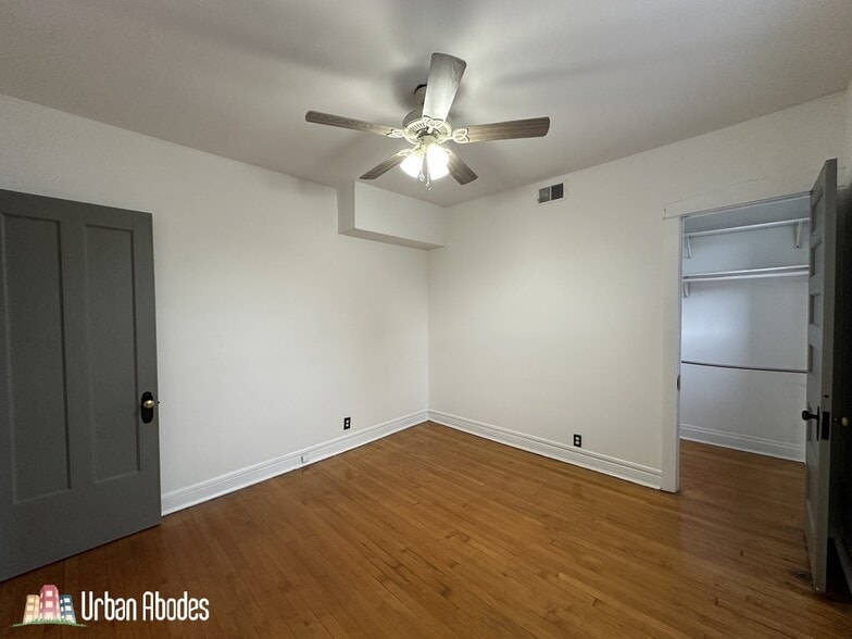 Building Photo - 3722 N Sheffield Ave