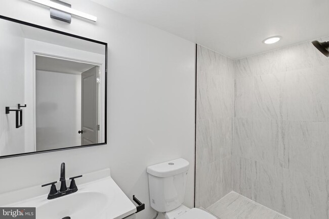 Building Photo - 863 N 43rd St