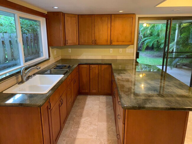 Building Photo - Kailua- Charming 1 bedroom, 1 bathroom cottage 2 blocks from the beach