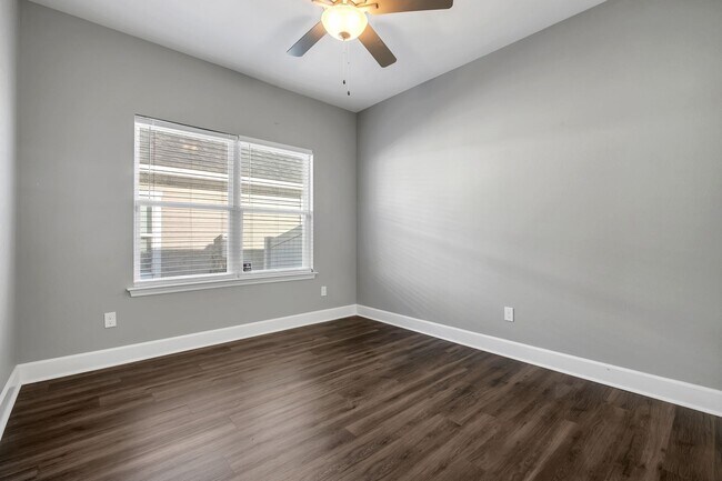 Building Photo - 4497 River Breeze Ln