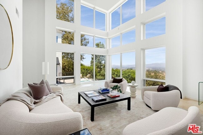 Building Photo - 14435 Mulholland Dr
