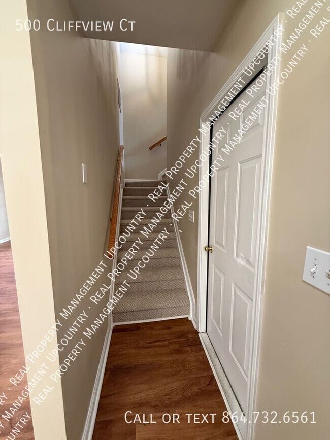 Building Photo - 500 Cliffview Ct