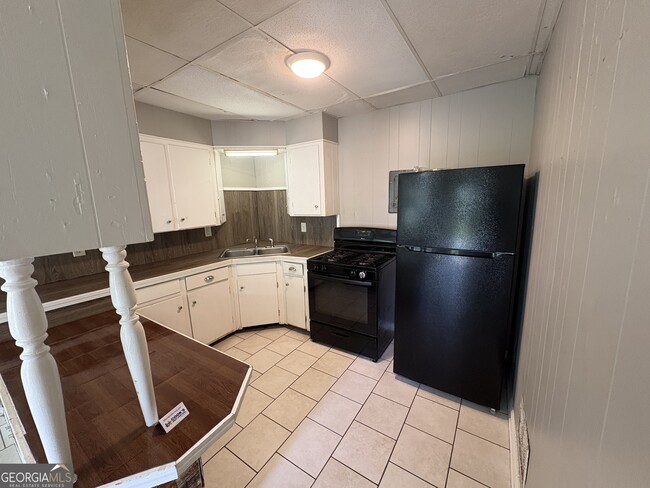 Building Photo - 207 Reynolds St NE