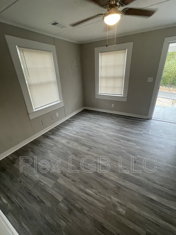 Building Photo - 212 Cato St