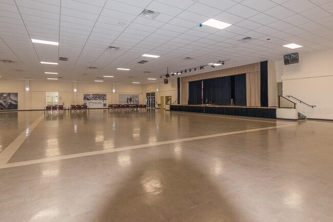 Building Photo - 2042 Australia Way W