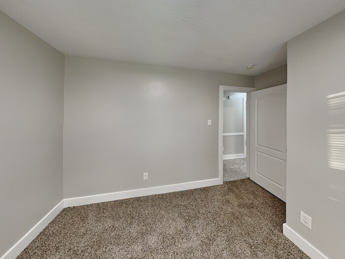 Building Photo - 430 Fishawk Way