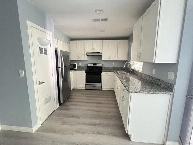 Primary Photo - 4338-4338 53rd St