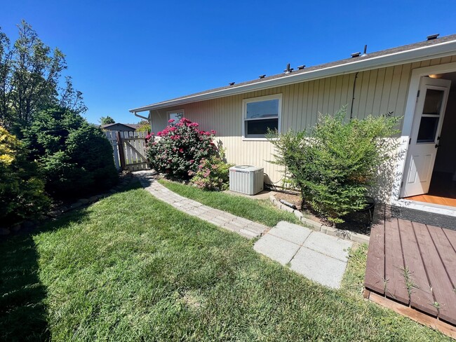Building Photo - 2570 Aztec Ave