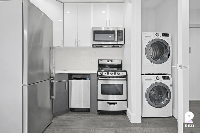 Primary Photo - 119-20 Union Tpke