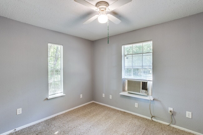 Building Photo - 510 Frazier St