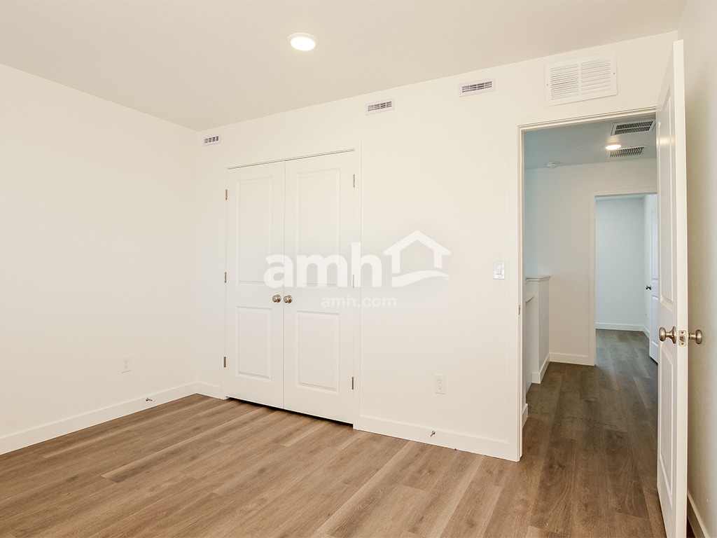 Building Photo - 20177 W Thomas Rd