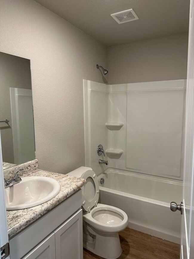 Building Photo - *Pre-leasing* NEWER Four Bedroom | Two Bat...