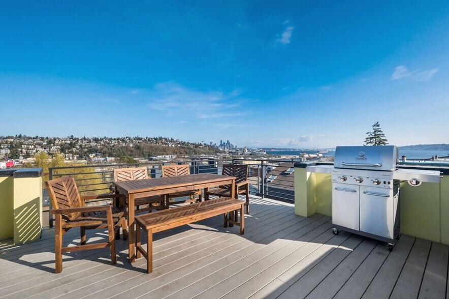 Building Photo - 2323 W Crockett St