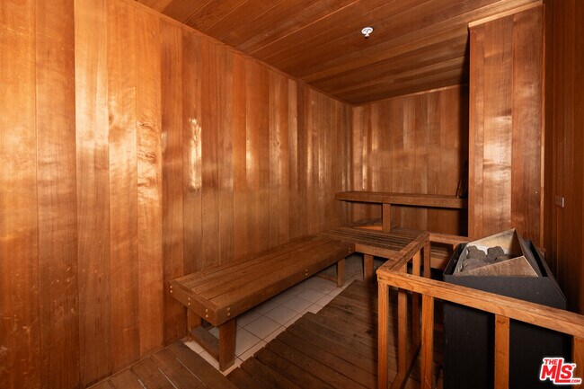 Building Photo - 171 N Church Ln