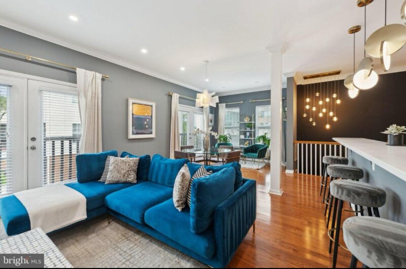 Primary Photo - 401 Woodcrest Dr SE