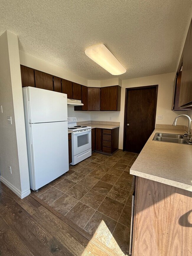 Building Photo - 141-143 E Home Ave