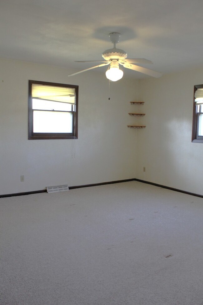 Building Photo - 2088 Schell Dr