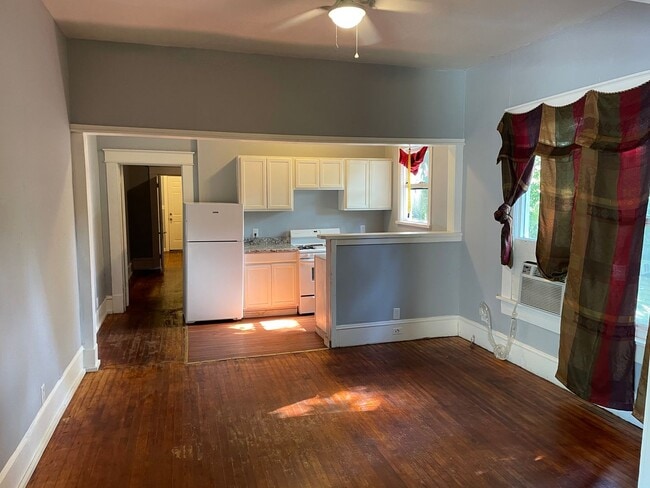 Building Photo - Remodeled 1 Bedroom Apartment near LSUS
