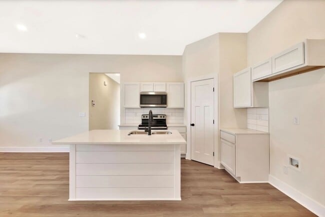 Building Photo - 17005 W Kashmir St