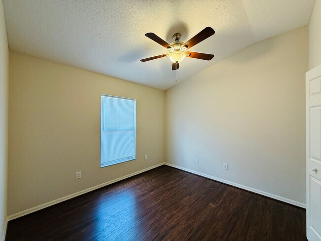 Building Photo - 5534 Turtle Crossing Loop