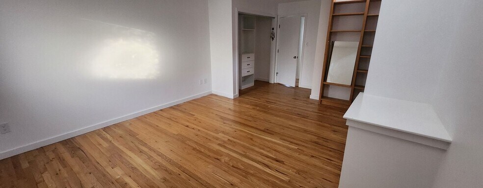 Building Photo - 41 Breeds Hill Pl