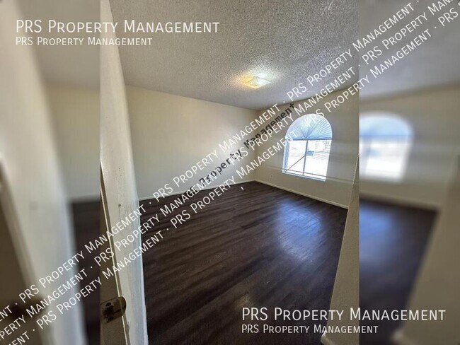 Building Photo - 461 W 16th Ave