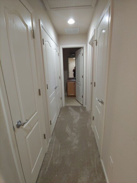 Building Photo - 392 Montgomery Dr