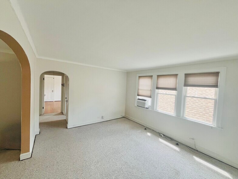 Living room - 4937 W Schubert Ave