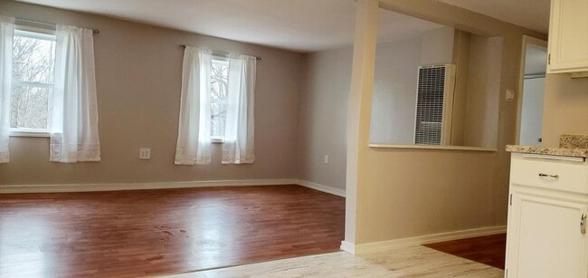 Building Photo - 2840 Goodells Rd