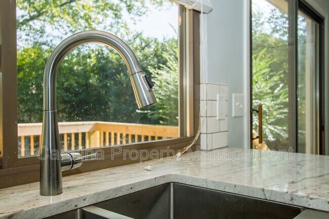 Building Photo - 11722 Carmel Lakes Dr