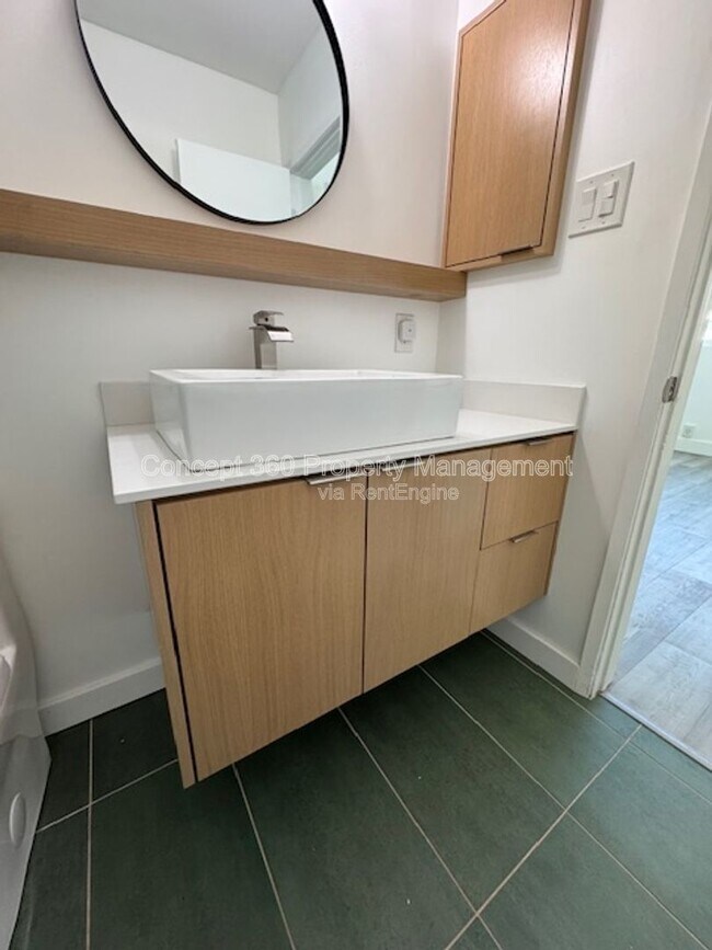 Building Photo - 1139 E Ocean Blvd