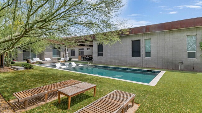 Building Photo - 4912 N 45th St