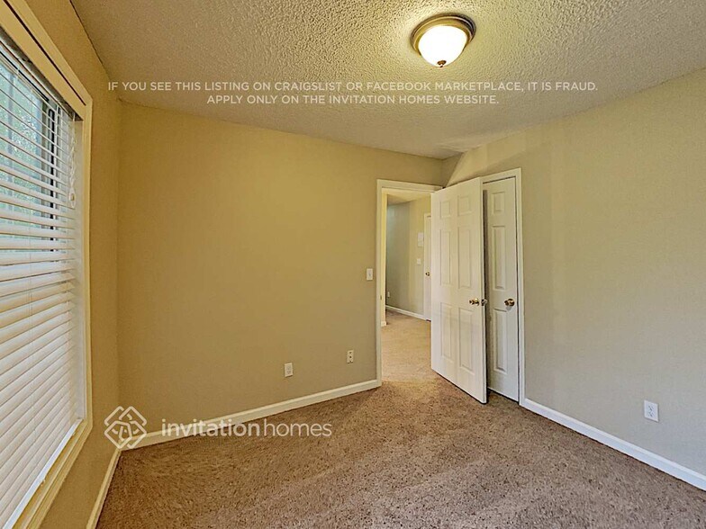 Building Photo - 8220 River Mill Ct