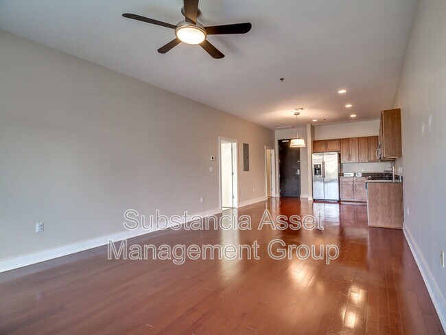 Building Photo - 444 N Central Ave