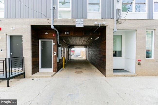 Building Photo - 1237 N 27th St