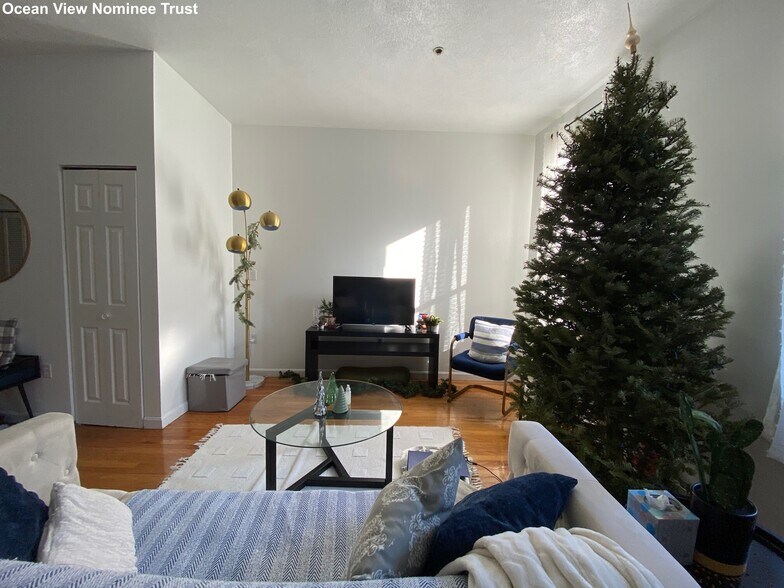 Building Photo - 240 Hanover St