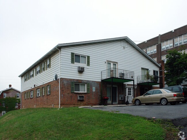 Building Photo - 127 S 18th St